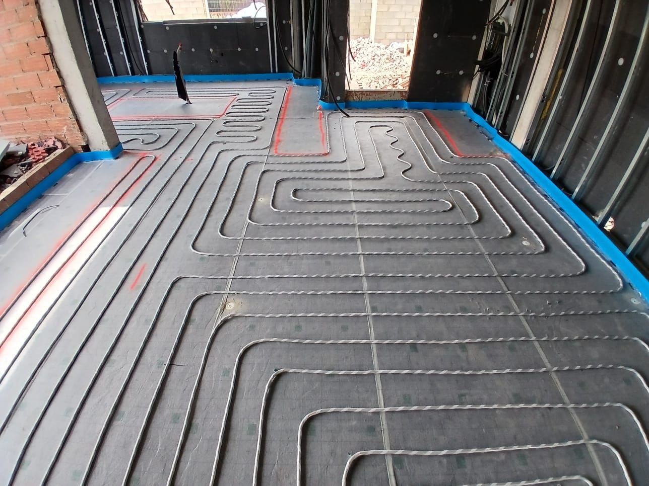 Instalación de suelo radiante DUALTERMiA – imagen 5